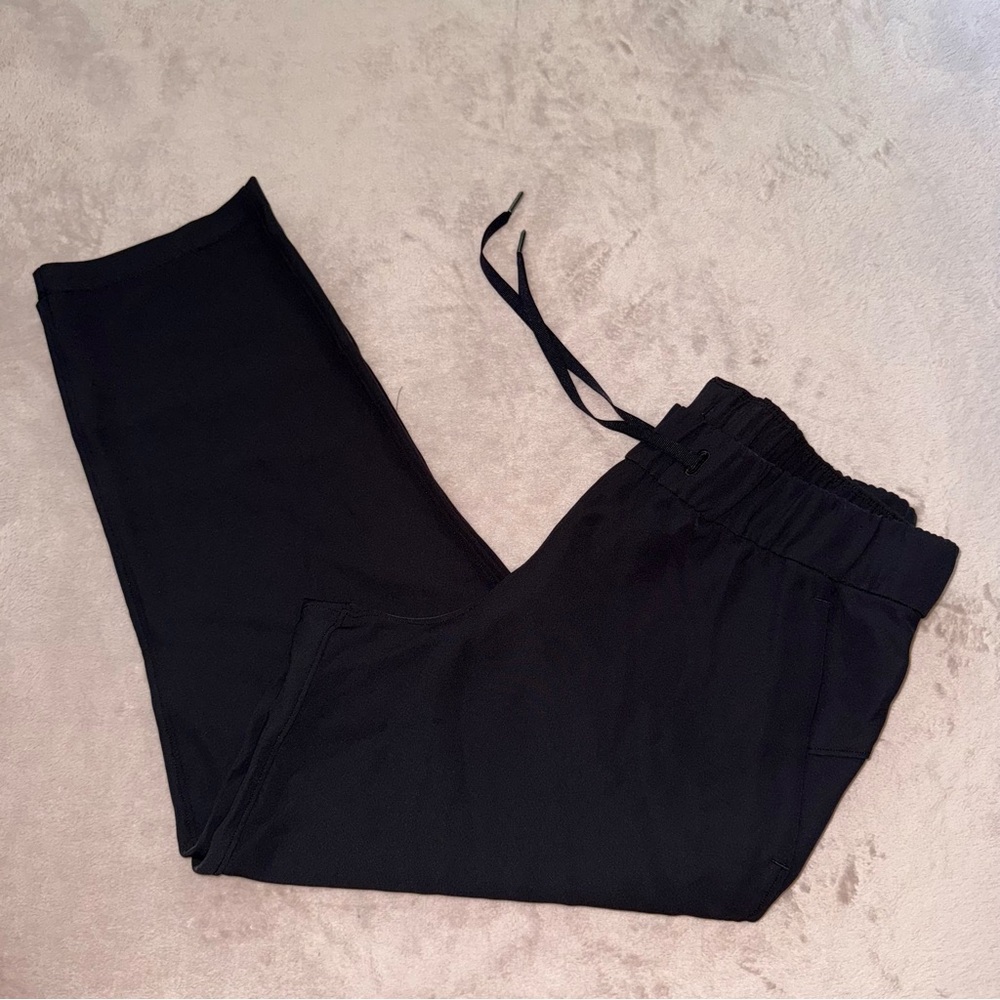 Lululemon crop pants with pockets size 6